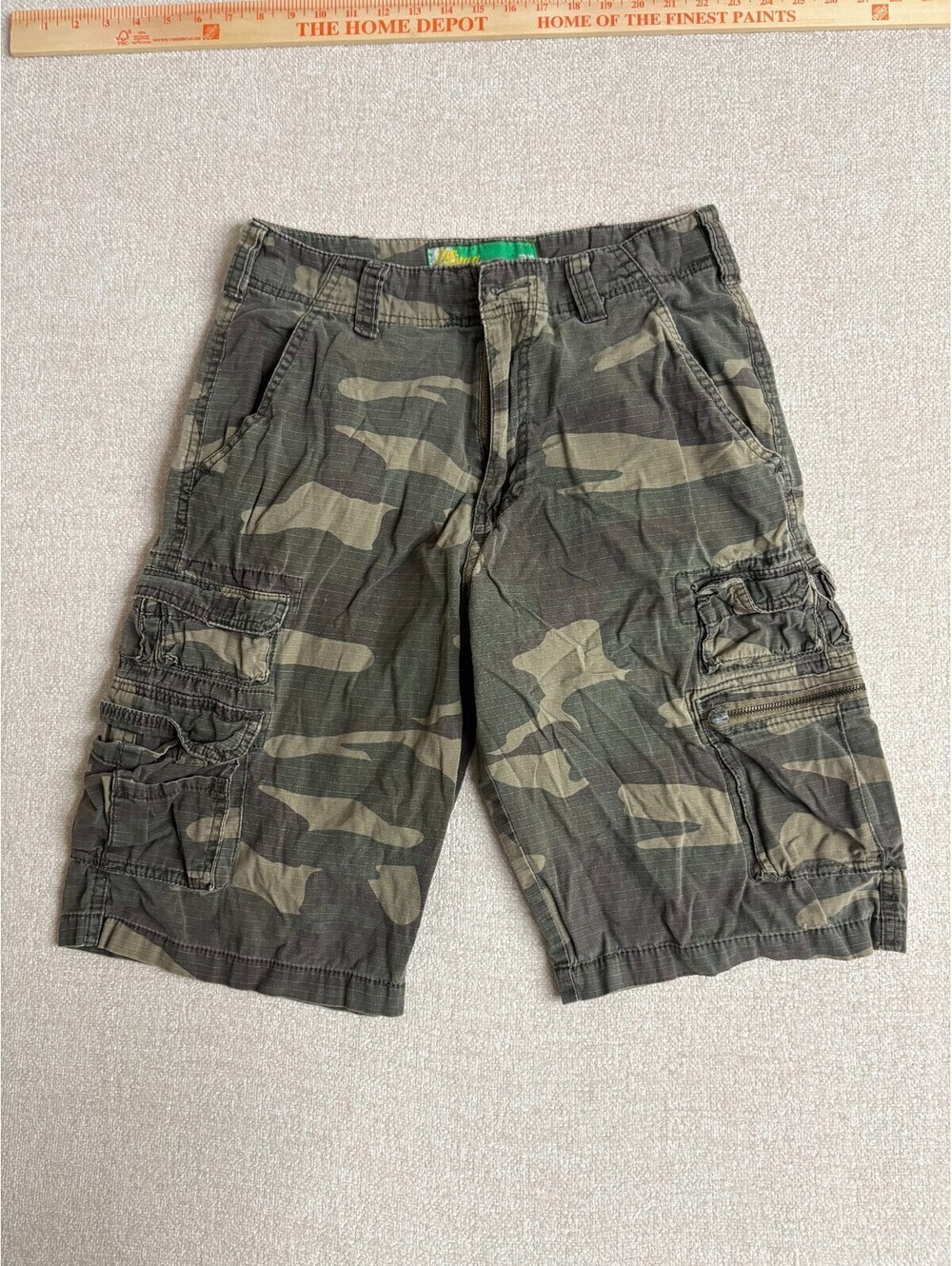 Plugg Mens Camouflage Cargo Shorts Size 29 Green Camo Zip Pockets Cotton Casual